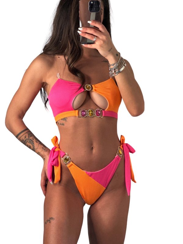 costume-elegante-due-pezzi-arancio-rosa-con-pietre-de-caro-abbigliamento-2