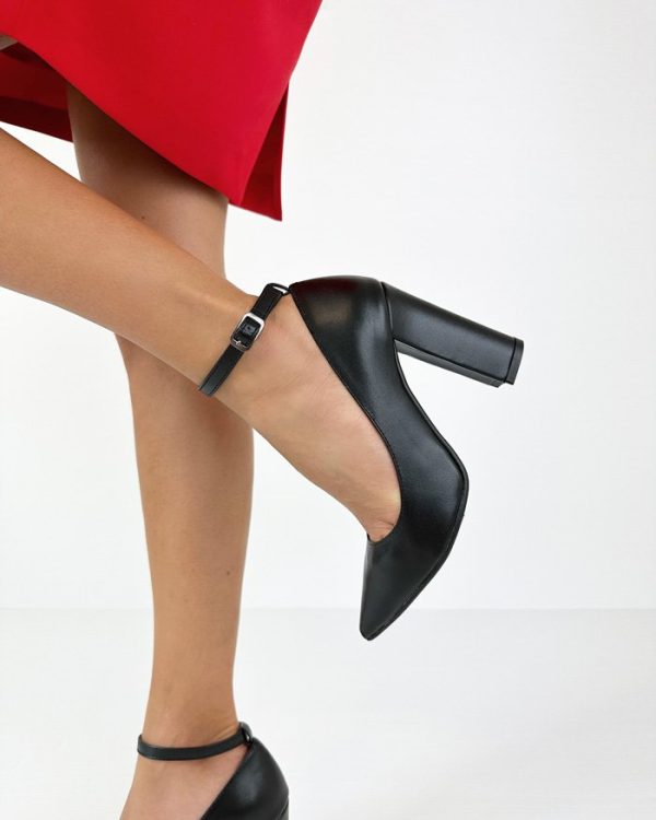 decollete-pelle-nero-con-tacco-alto-e-cinturino-de-caro-calzature-4