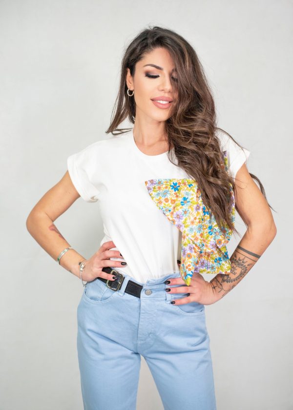 t-shirt-bianca-manica-oversize-con-fiocco-verde-de-caro-calzature-2-scaled