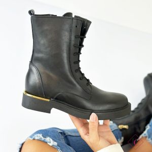 anfibi-neri-vera-pelle-eleganti-con-lacci-e-dettagli-oro-de-caro-calzature