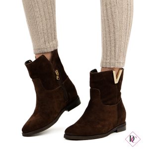 stivali camoscio testa di moro con zeppa interna e V oro de caro calzature (4)