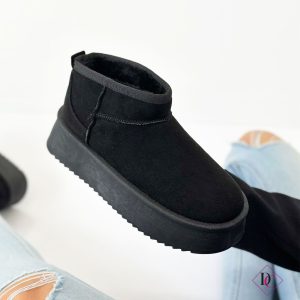 scarponcini mini nero con caviglia bassa e pelliccia de caro calzature