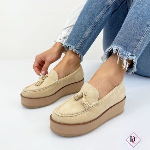 mocassini scamosciati beige con zeppa leggera de caro calzature 2