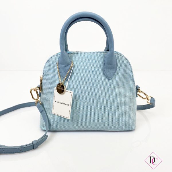 borsa bauletto estiva in tela celeste con tracolla de caro calzature 3