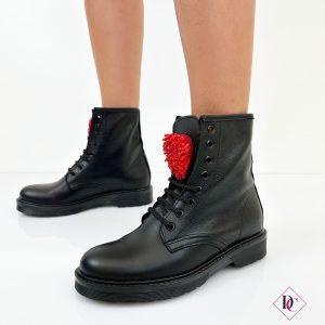 anfibi neri con lacci bassi vera pelle con corallo gioiello rosso de caro calzature 5