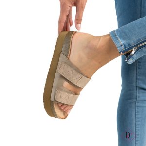 sandali bassi ciabatte con zeppa platform tortora chiusura a strappo de caro calzature (3)