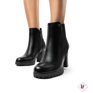 stivaletti neri alla caviglia con tacco alto e gambale elasticizzato de caro calzature (2)