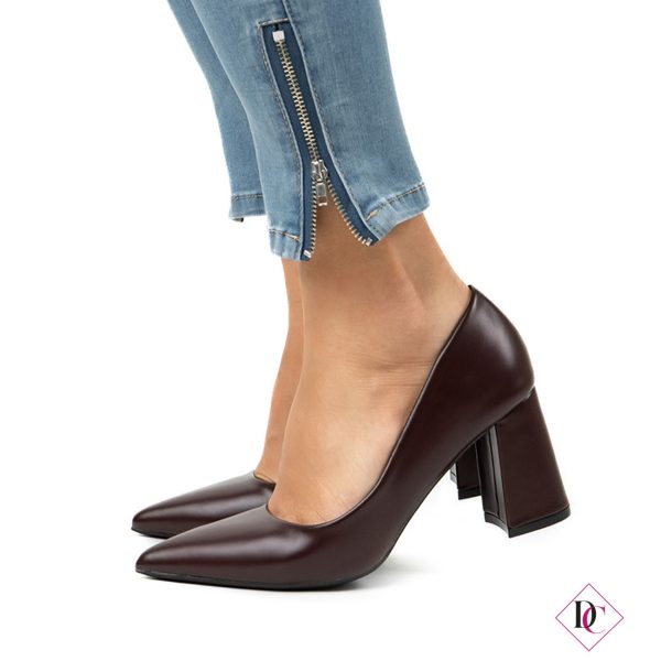 décolleté bordeaux classiche a punta con tacco alto e largo de caro calzature (3)