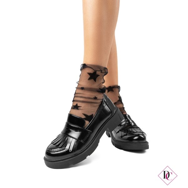 mocassini lucidi impermeabili con tacco basso e frange de caro calzature (1)