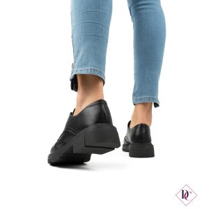 sneakers nero eco pelle con lacci inglesine tacco basso de caro calzature (3)