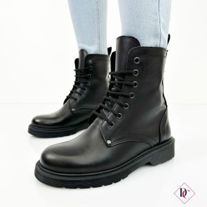 stivaletti neri con lacci anfibi moda vera pelle alla caviglia de caro calzature 3