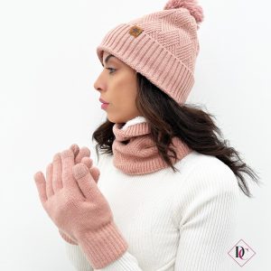 Coordinato cappello scaldacollo guanti rosa in lana de caro calzature