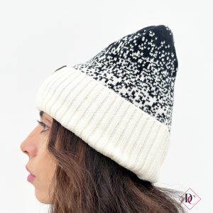 sciarpa guanti e cappello bianco nero de caro calzature 4