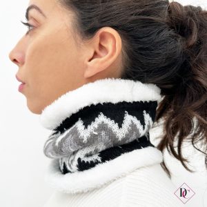 set coordinato cappello con pon pon e scalda collo nero de caro calzature 2