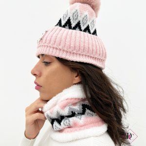 set coordinato cappello con pon pon e scalda collo rosa de caro calzature 1