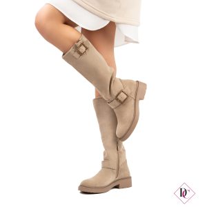 stivali bikers al polpaccio camoscio beige con tacco basso de caro calzature (3)