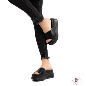 sandali neri con zeppa comoda sabot con strass de caro calzature (3)