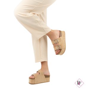 sandali con zeppa platform alta e fibbie regolabili beige de caro calzature (3)
