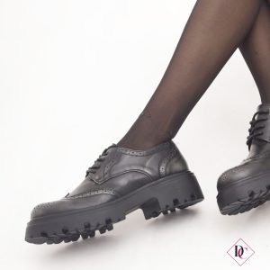 sneakers eleganti nero con lacci inglesine de caro calzature 1