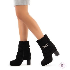 Tronchetto scamosciato nero elegante con tacco alto de caro calzature (1)