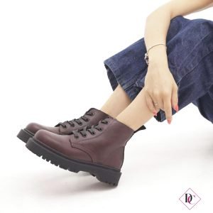 Stivaletti Cindy anfibi allacciati con caviglia bassa