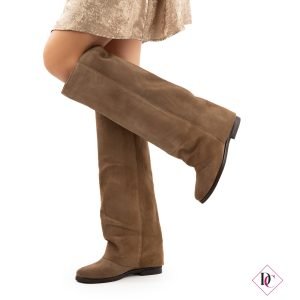 stivali scamosciati tortora con zeppa interna de caro calzature (4)
