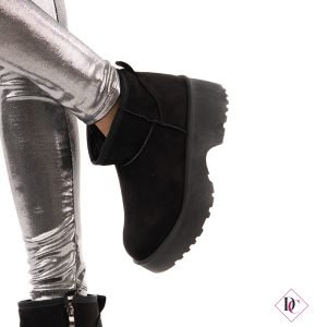 scarponcini nero camoscio con pelliccia interna de caro calzature