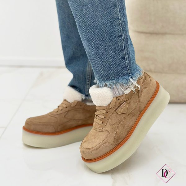 sneakers beige con pelliccia e zeppa platform de caro calzature 2