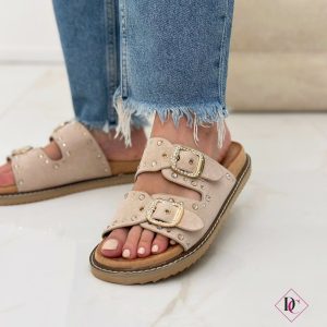 sandali bassi beige con fibbie pianta larga de caro calzature (3)