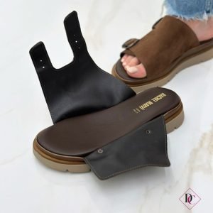 Sandali bassi Pilar vera pelle pianta larga con fibbie regolabili